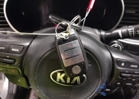 2015 Kia Optima Hybrid z USA, uszkodzony, nr VIN KNAGM4AD8F5087991